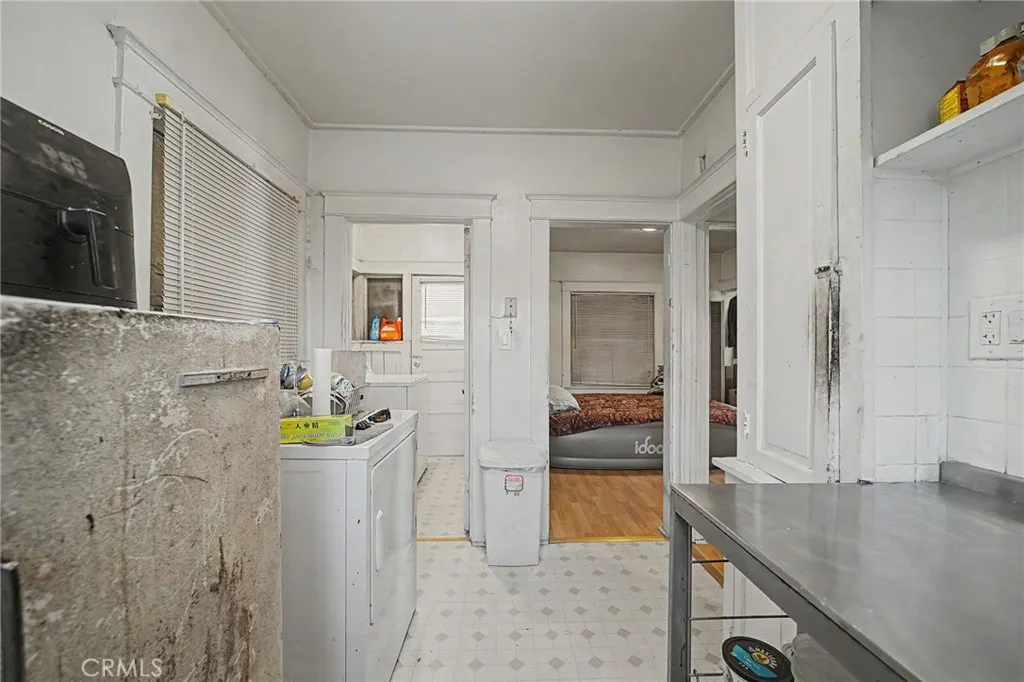 234 W 4th Street
