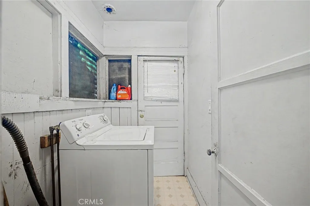 234 W 4th Street