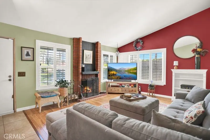 2435 E Magdalena