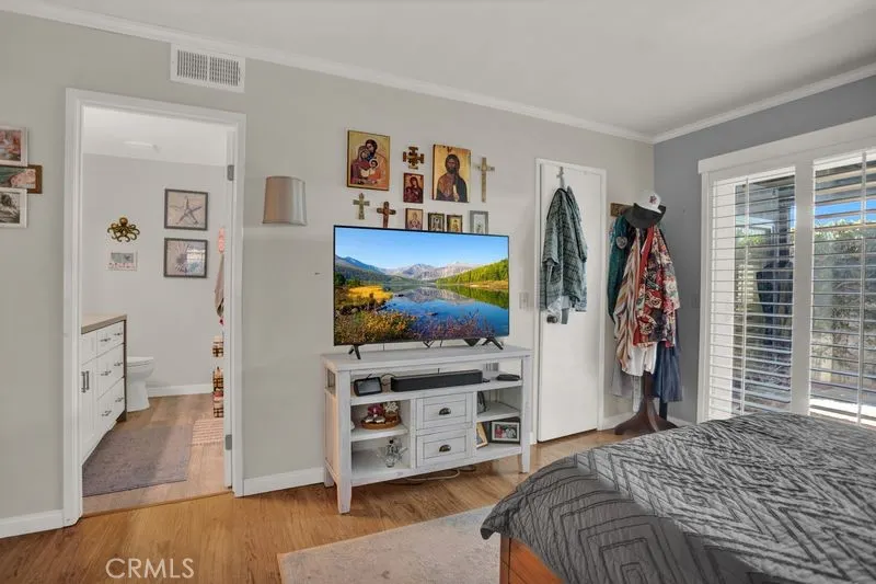 2435 E Magdalena