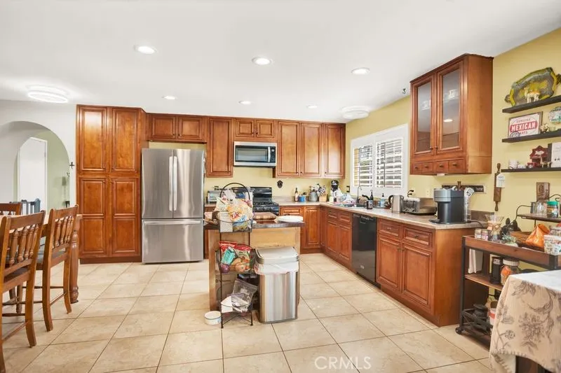 2435 E Magdalena