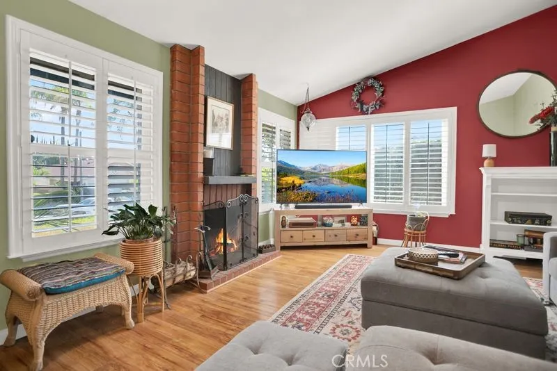 2435 E Magdalena