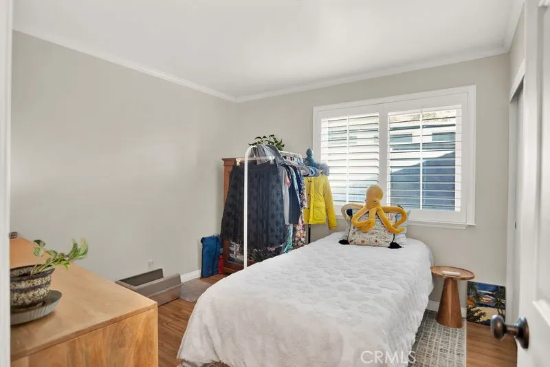 2435 E Magdalena