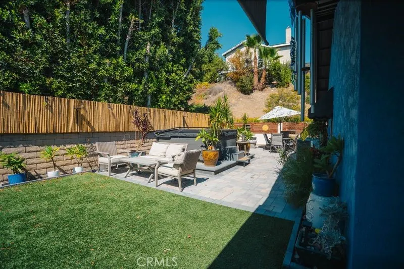 2435 E Magdalena