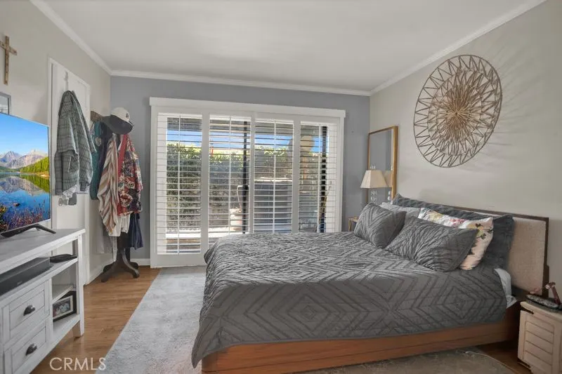 2435 E Magdalena