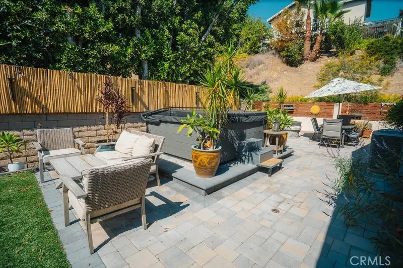 2435 E Magdalena