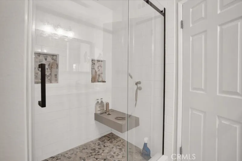 2435 E Magdalena