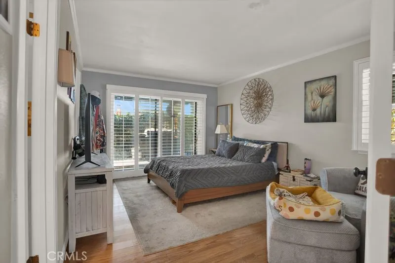 2435 E Magdalena