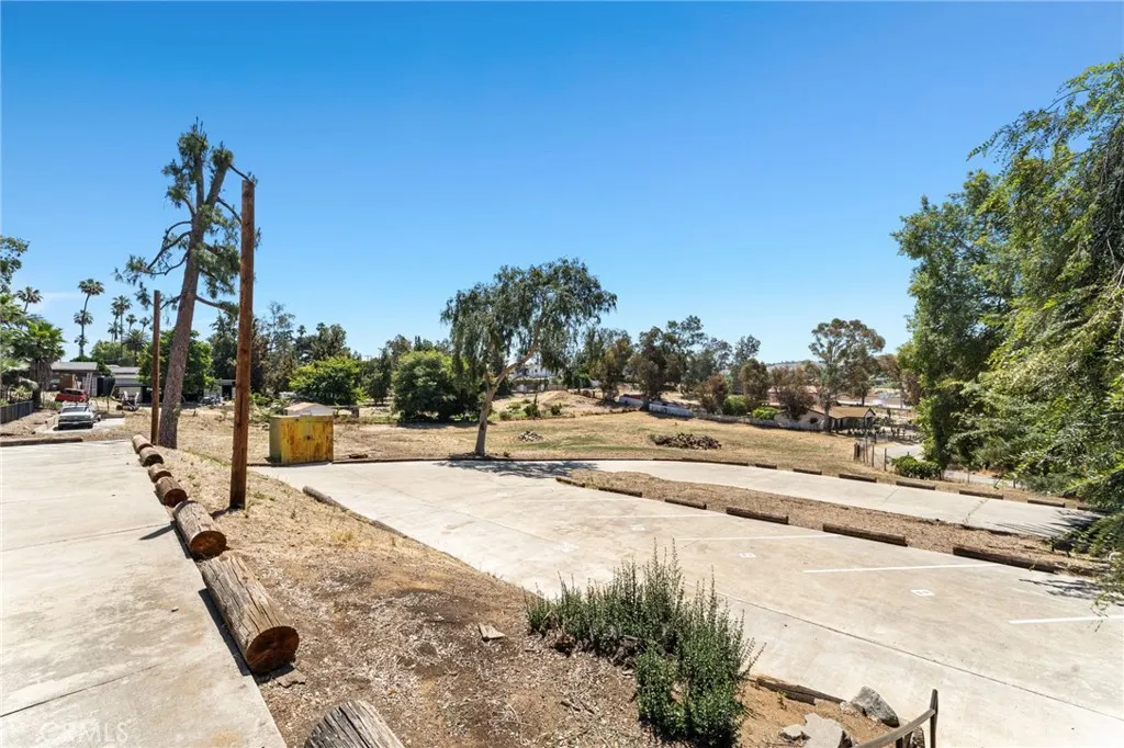 1390 Prospect