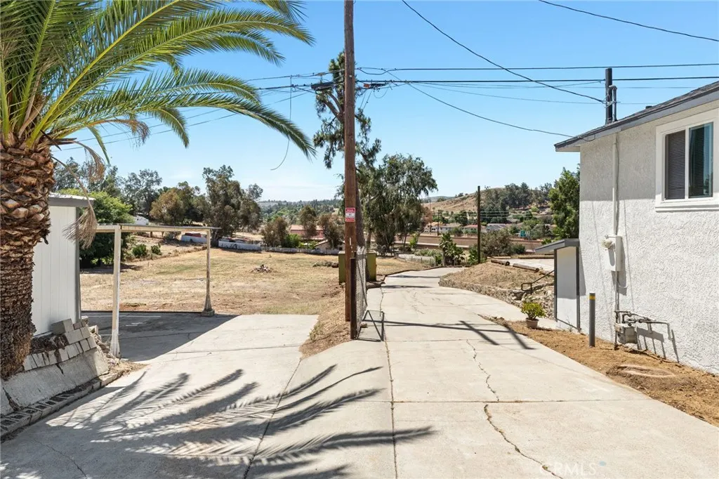 1390 Prospect