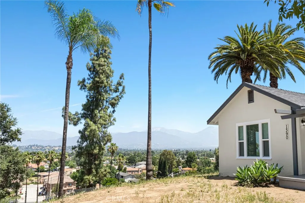 1390 Prospect