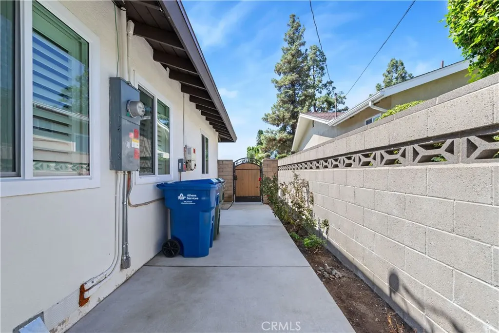 102 N San Jose Drive