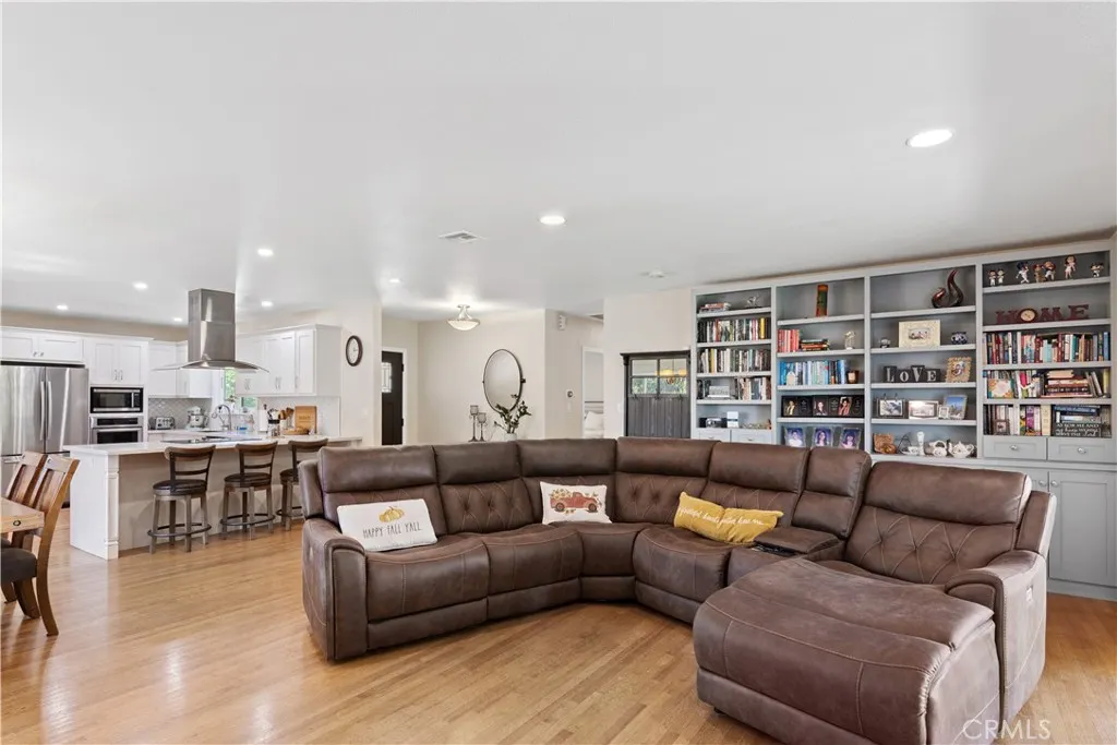 102 N San Jose Drive