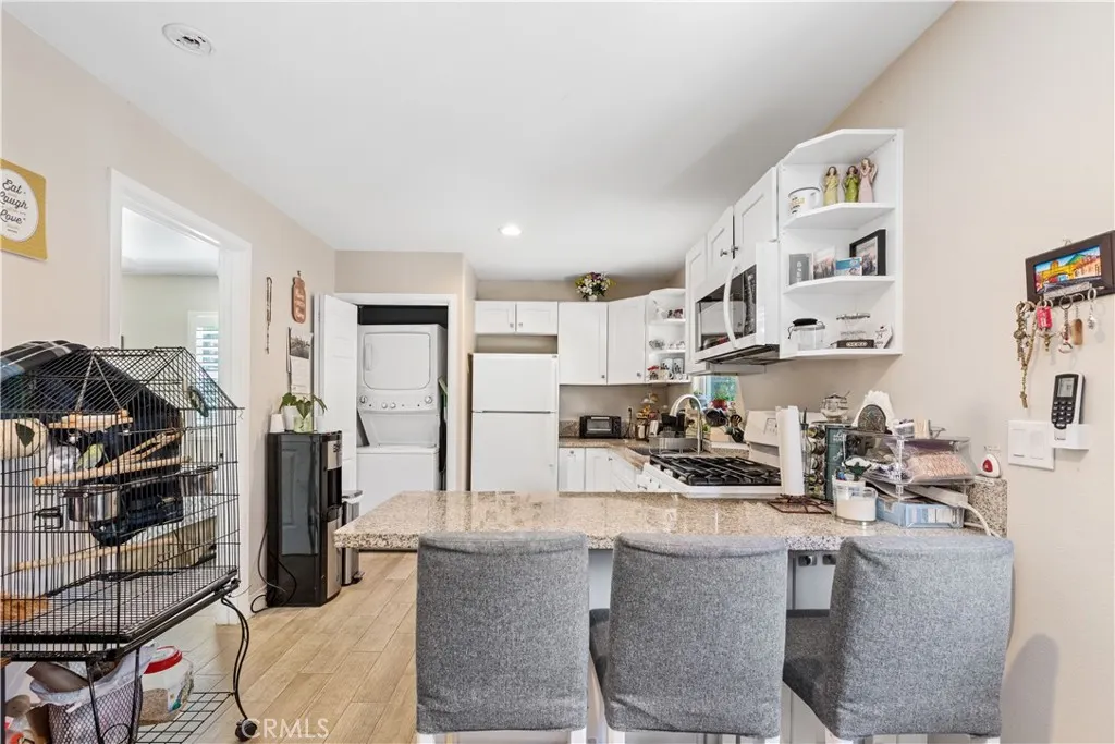 102 N San Jose Drive