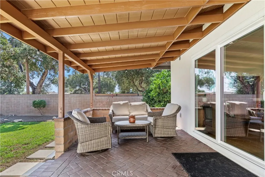 102 N San Jose Drive