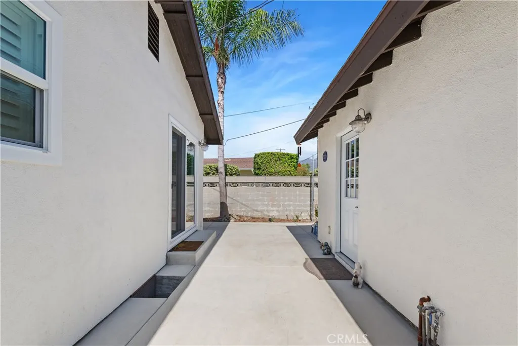 102 N San Jose Drive