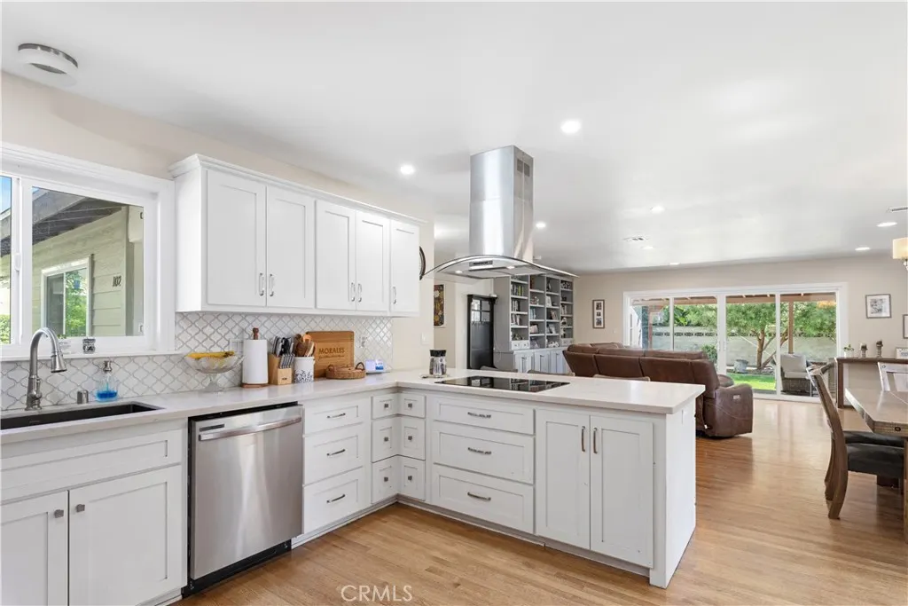 102 N San Jose Drive
