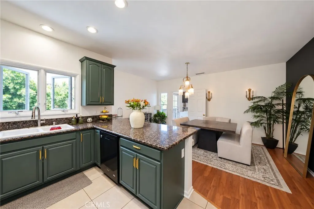 435 W 2nd