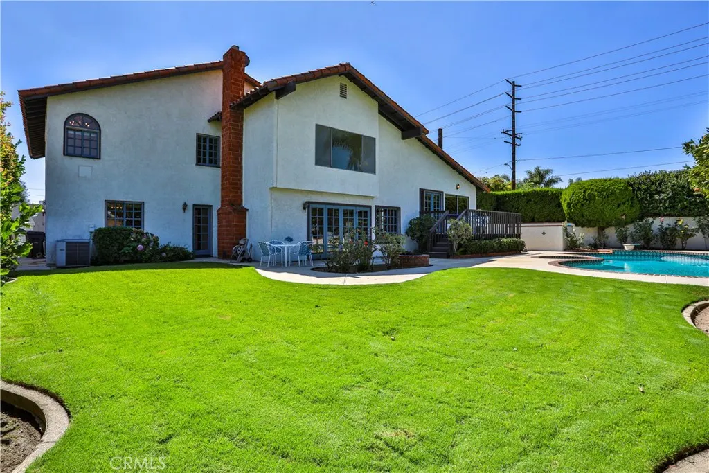 2009 VINEWOOD Street