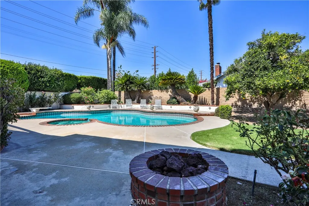 2009 VINEWOOD Street