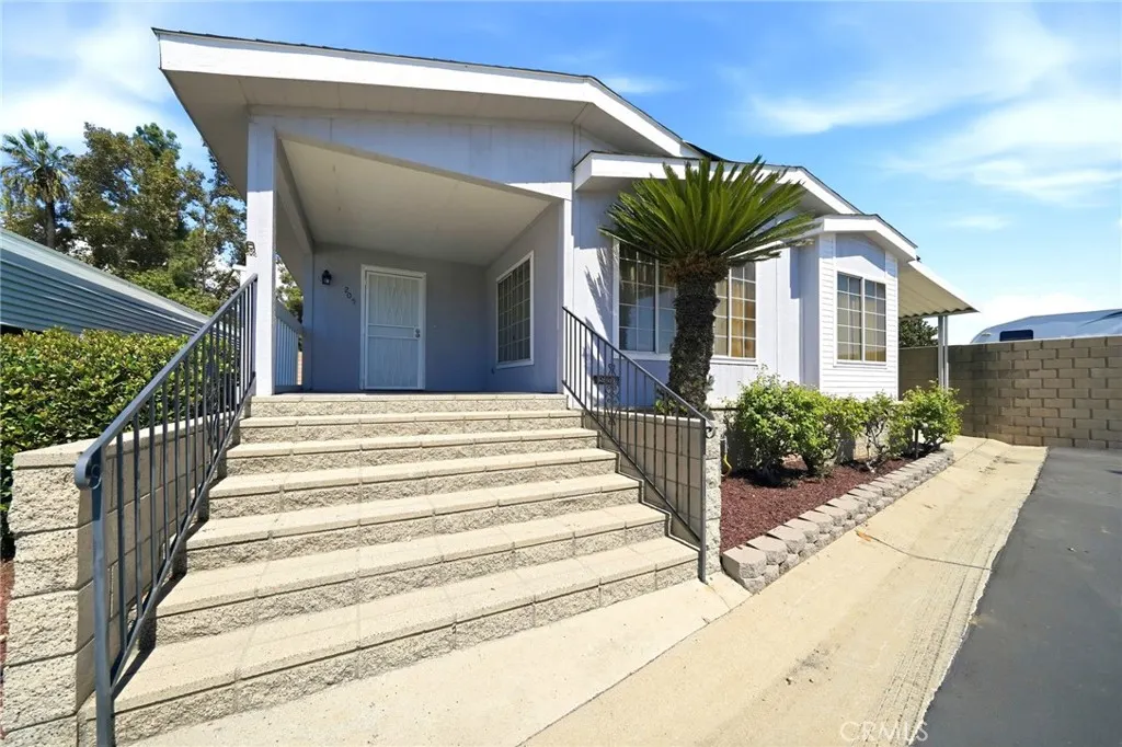 840 E Foothill #205