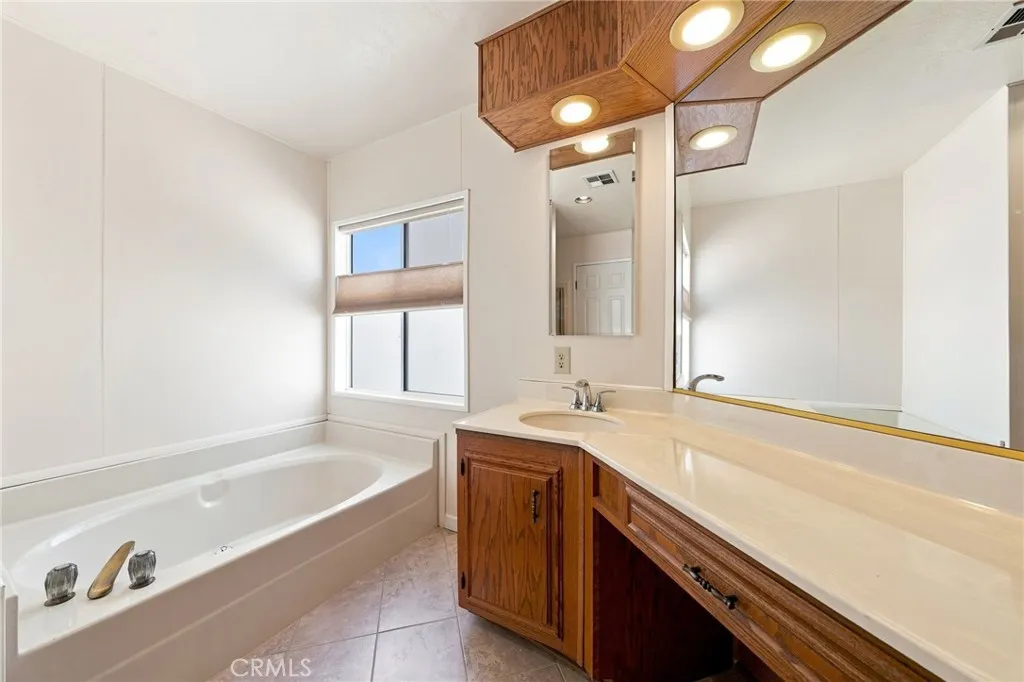 840 E Foothill #205
