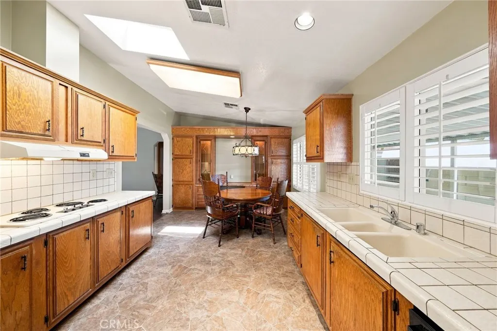 840 E Foothill #205