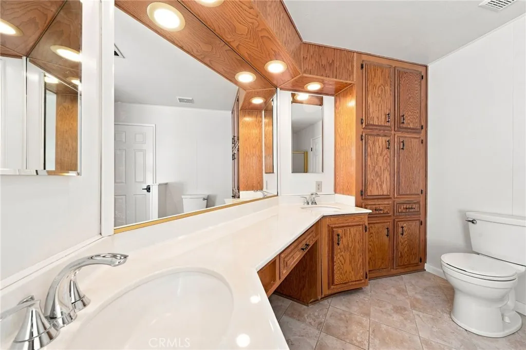 840 E Foothill #205