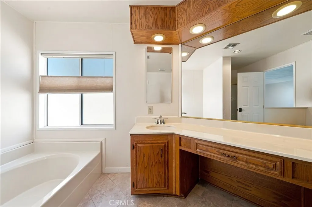 840 E Foothill #205