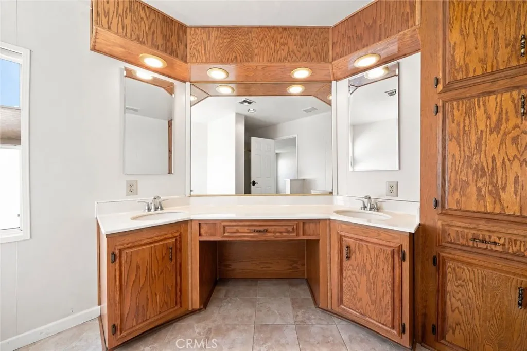 840 E Foothill #205