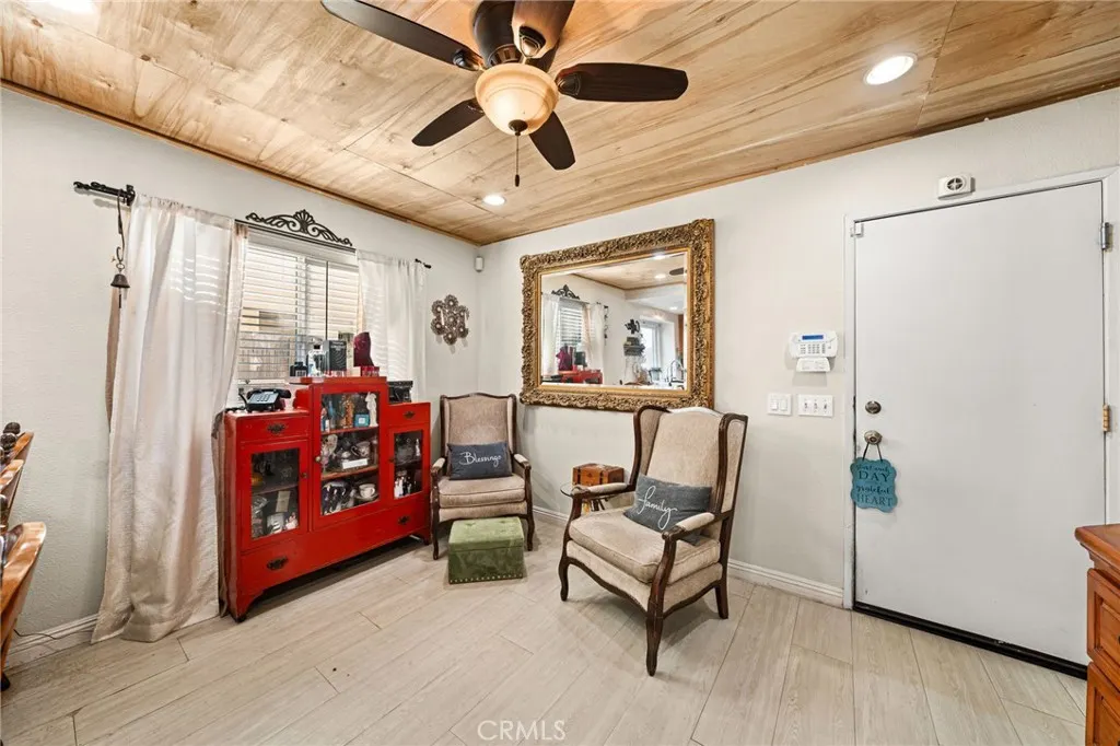 3932 Salt Creek Way