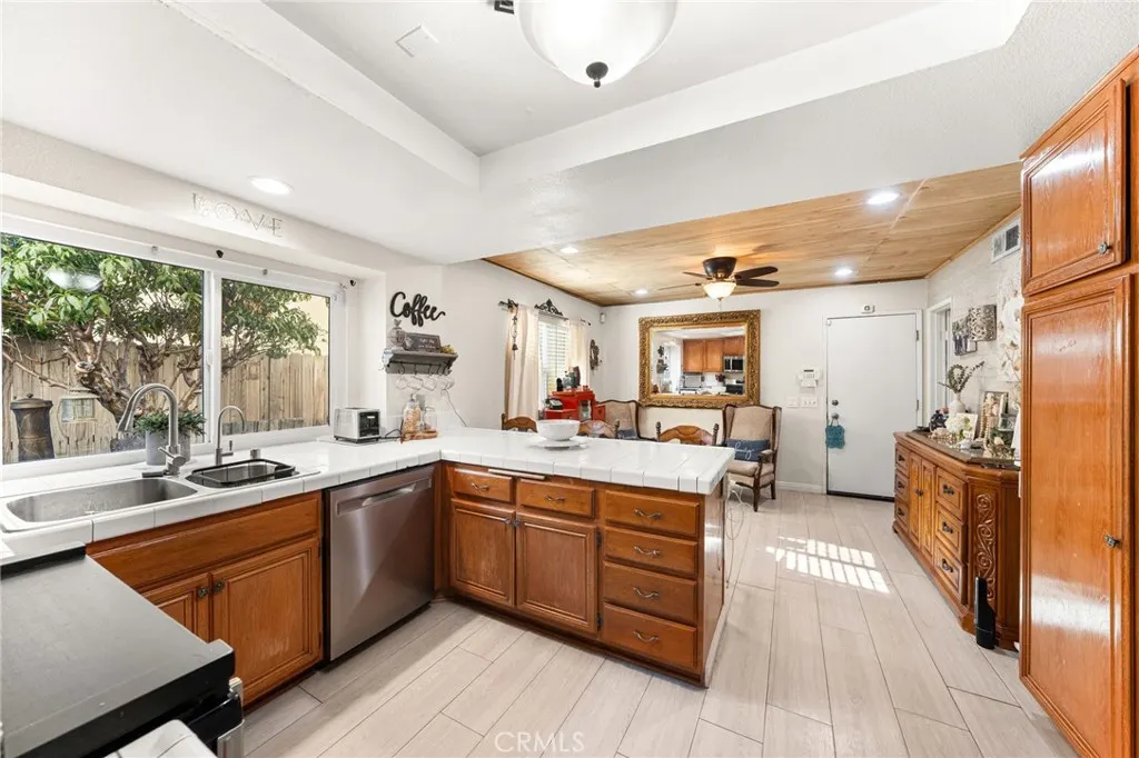 3932 Salt Creek Way