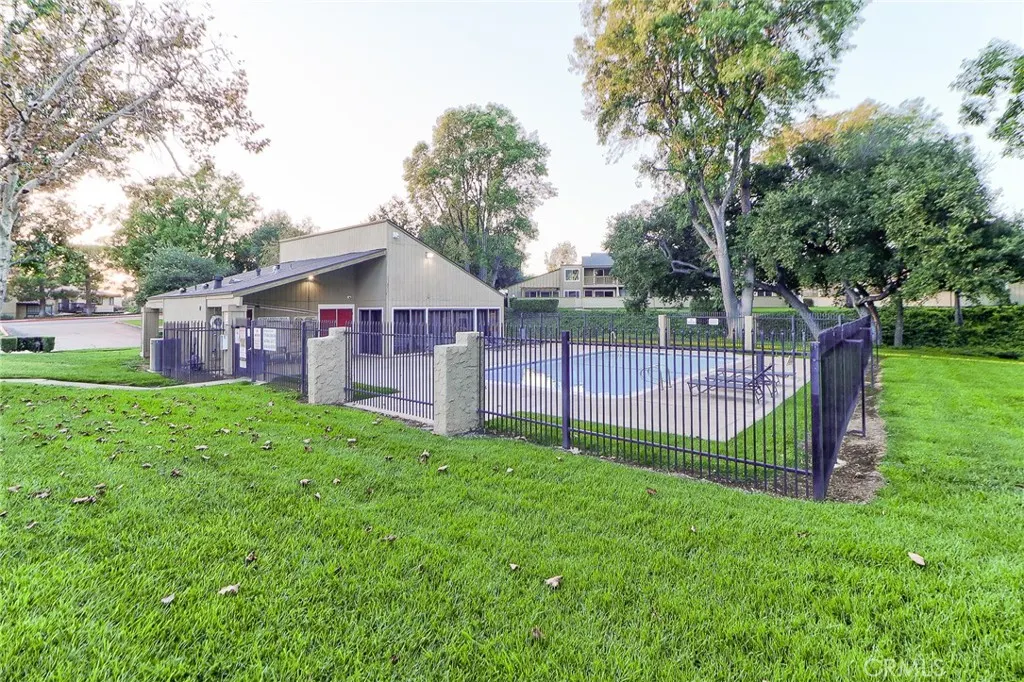 1375 Cypress