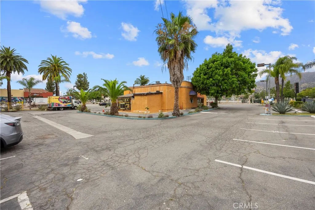 600 E Foothill Boulevard