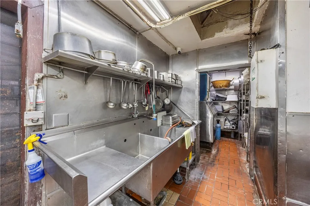 600 E Foothill Boulevard