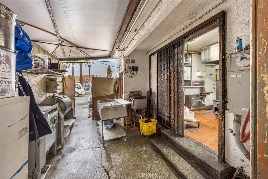 600 E Foothill Boulevard