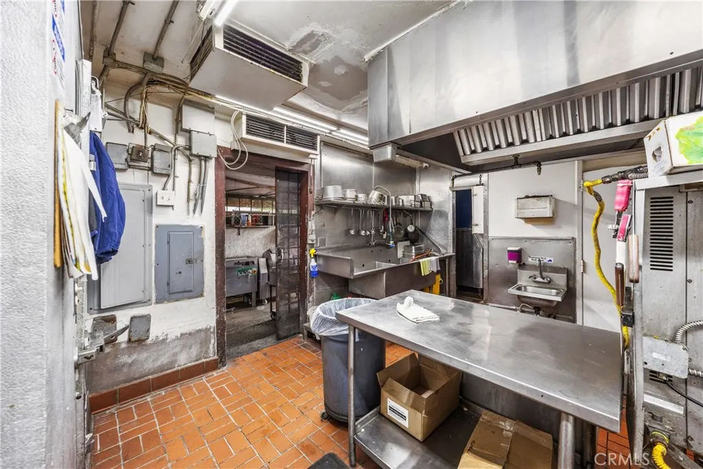 600 E Foothill Boulevard