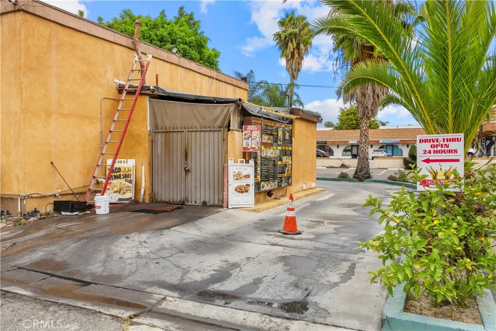 600 E Foothill Boulevard