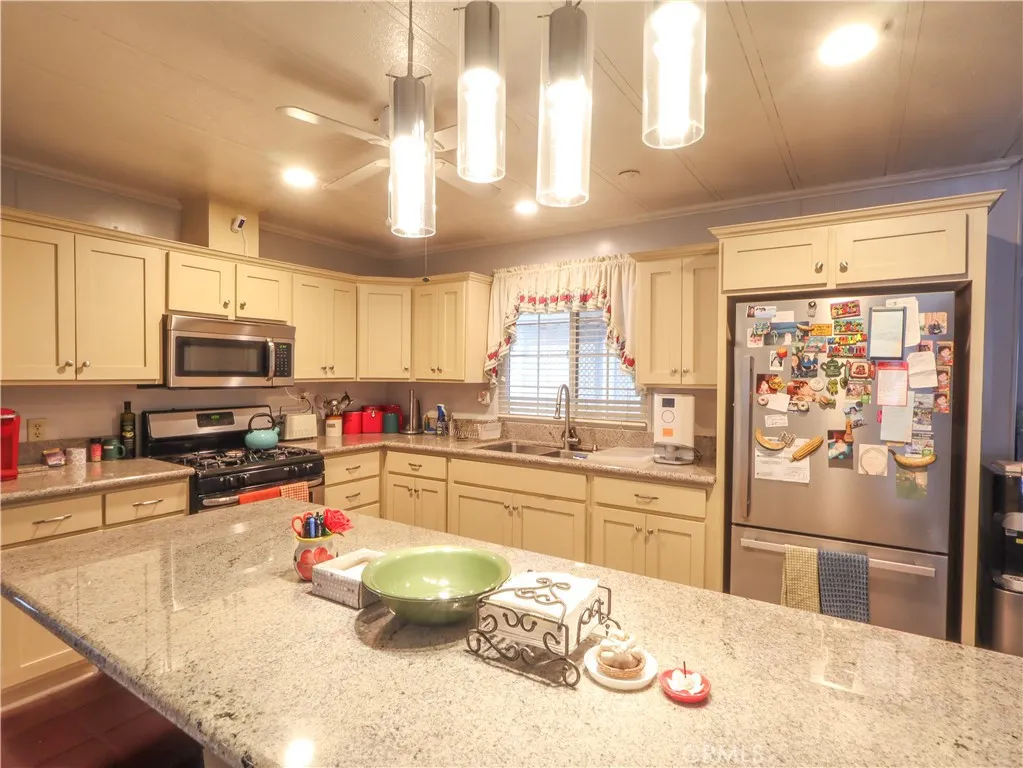 1456 E Philadelphia Drive #65