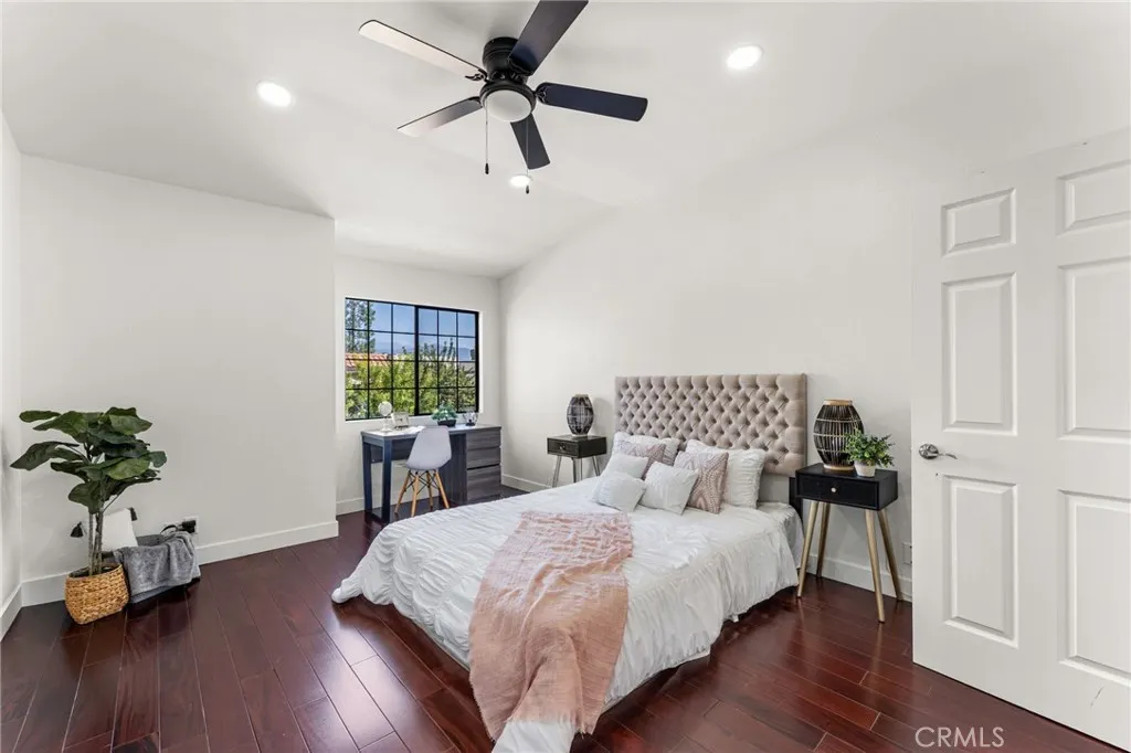 4900 N Grand Avenue #306