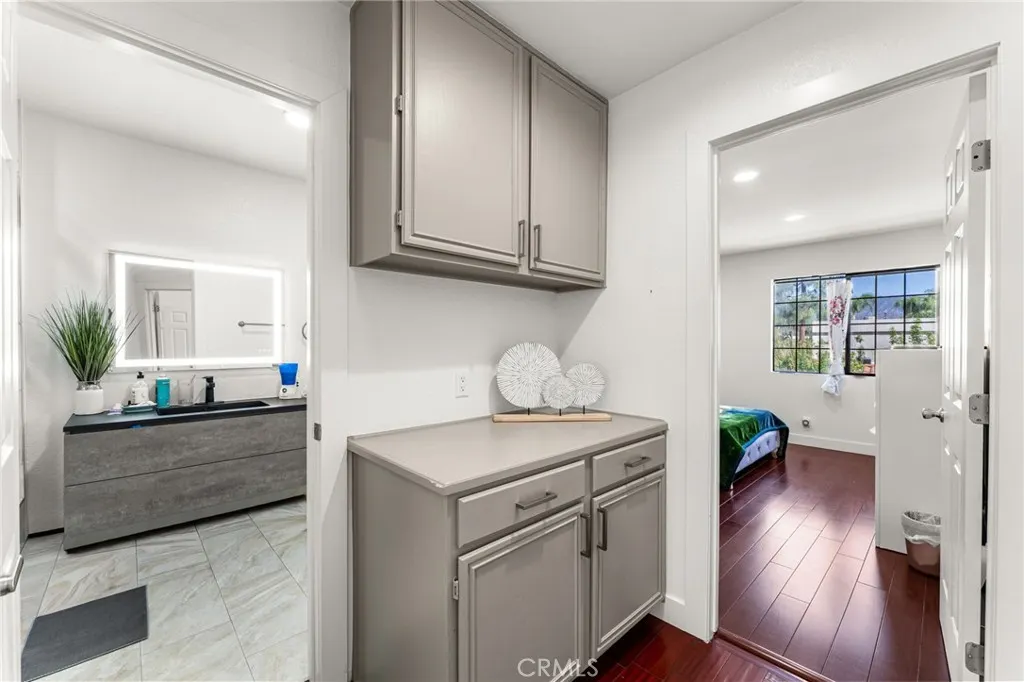 4900 N Grand Avenue #306