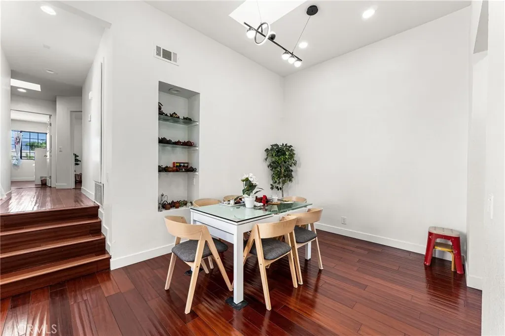 4900 N Grand Avenue #306