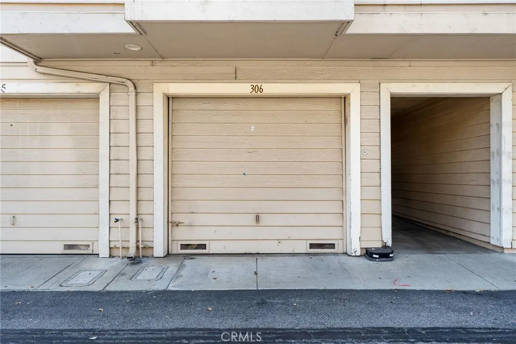 4900 N Grand Avenue #306