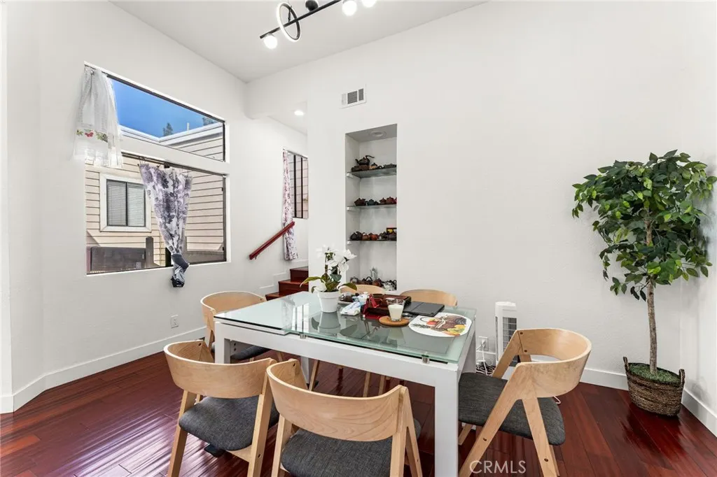 4900 N Grand Avenue #306