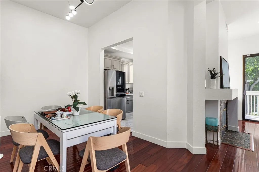 4900 N Grand Avenue #306