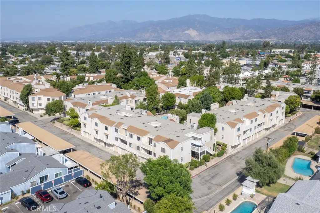 4900 N Grand Avenue #306