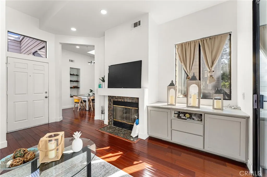 4900 N Grand Avenue #306