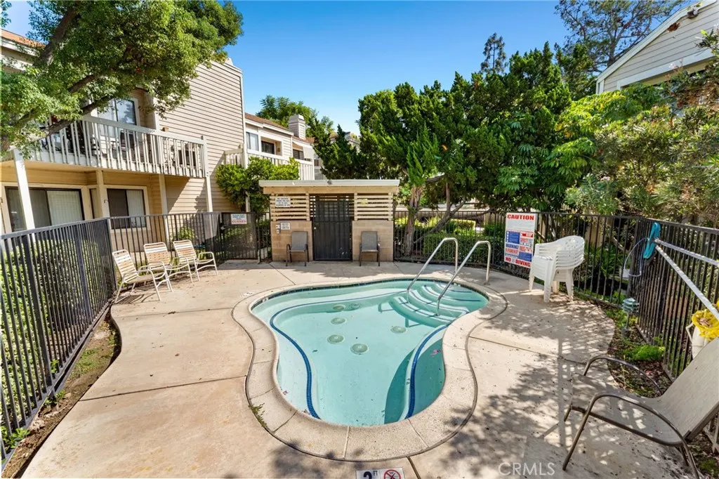 4900 N Grand Avenue #306