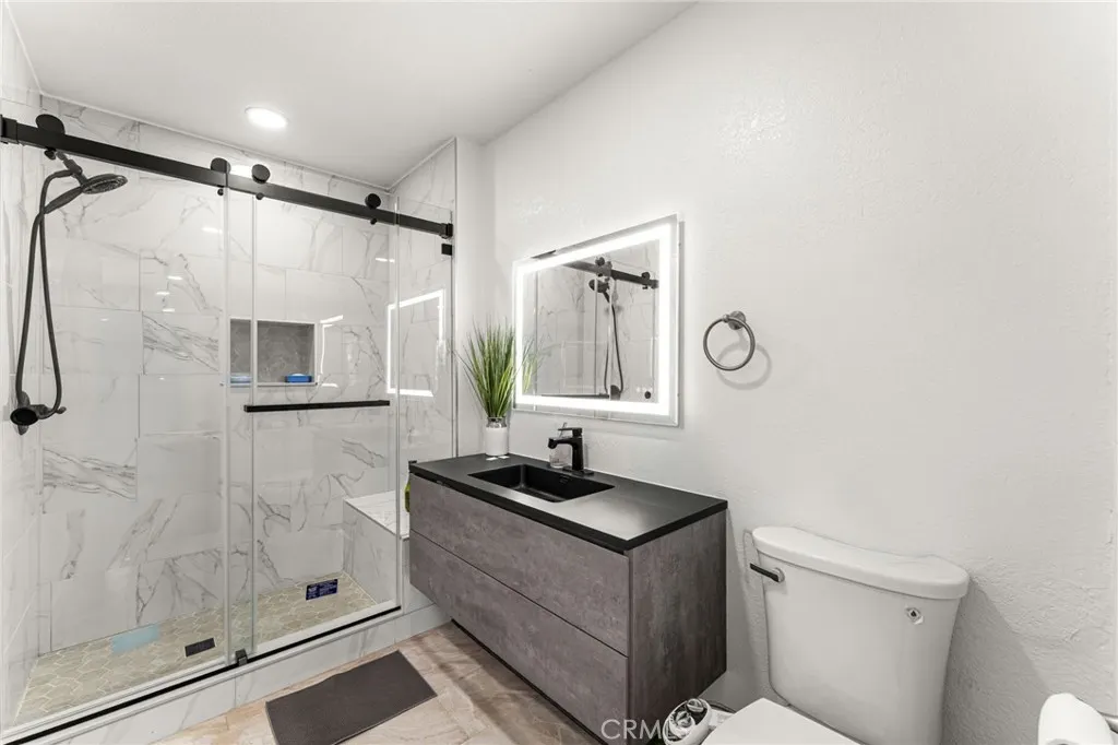 4900 N Grand Avenue #306