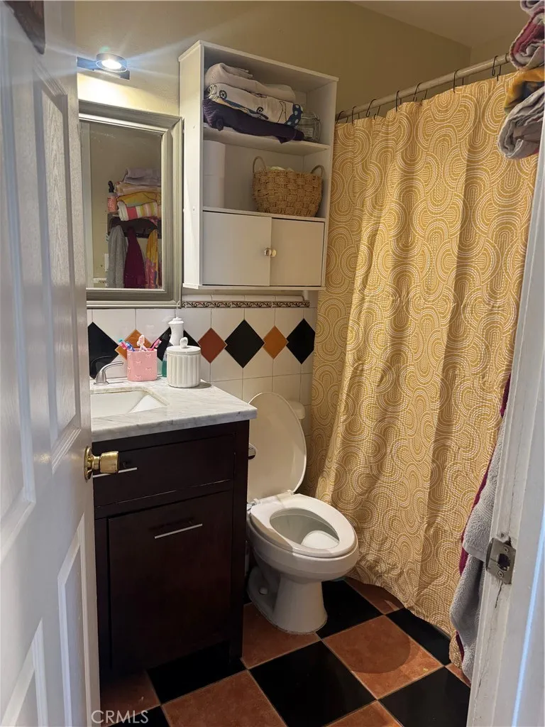 1247 E Shalene